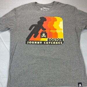 JOHNNY CUPCAKES GRAY T SHIRT